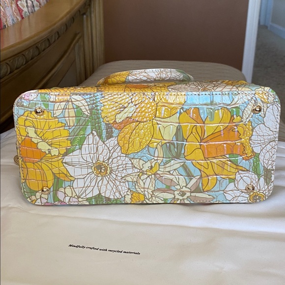 Brahmin NWT Daffodil med Duxbury with matching wallet - Picture 3 of 4
